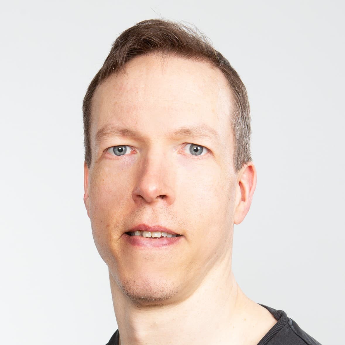 Toni Tuhkio  — Pihlajalinna