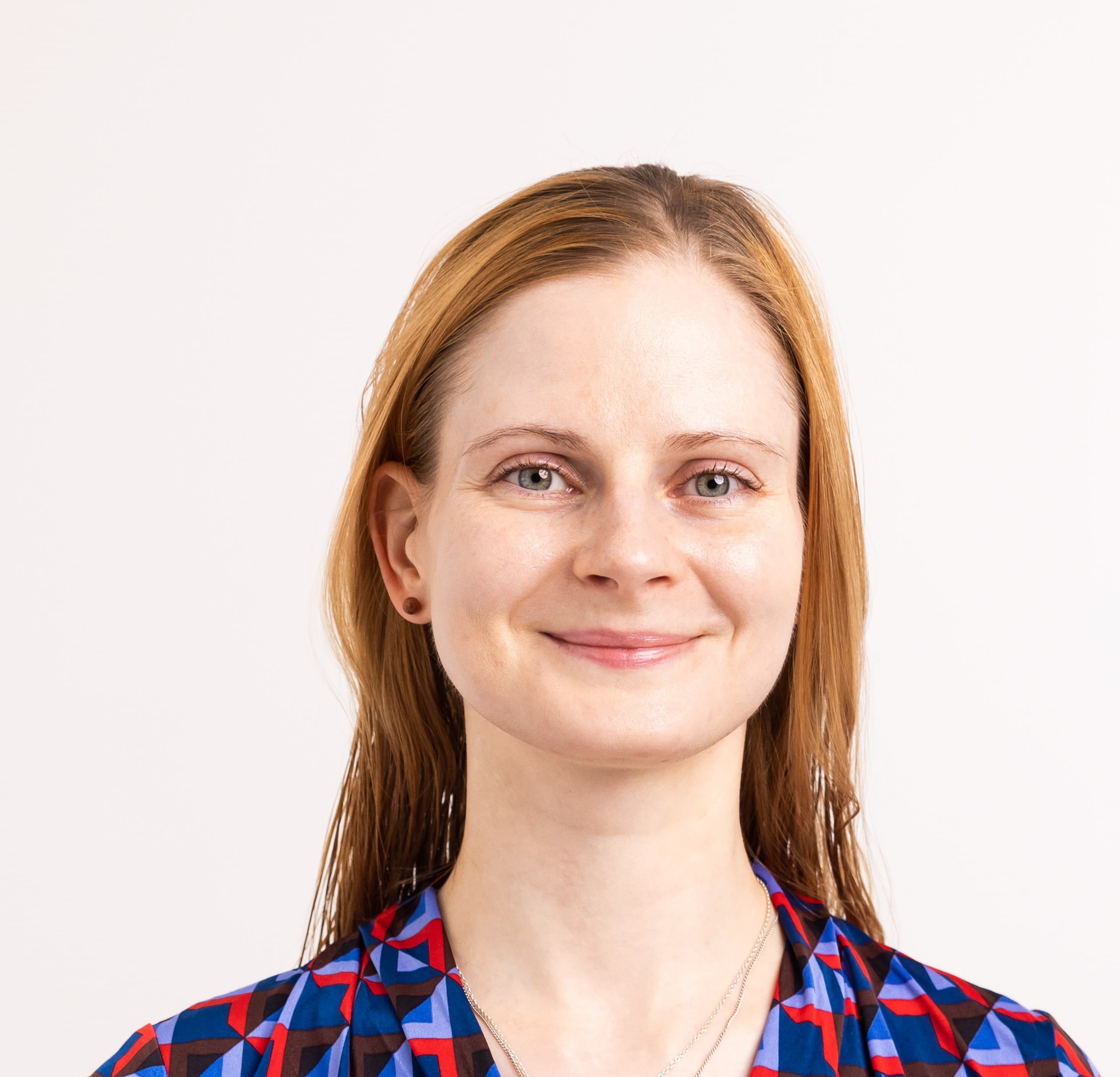 Ilona Jäger  — Pihlajalinna