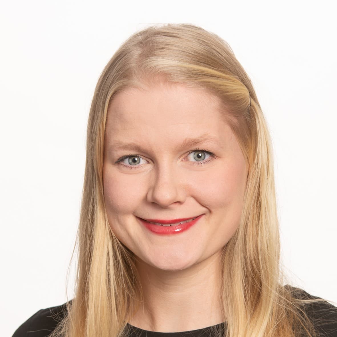 Lotta Karhola Medicine licentiat — Pihlajalinna