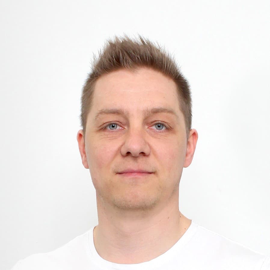 Toni Muukkonen  — Pihlajalinna