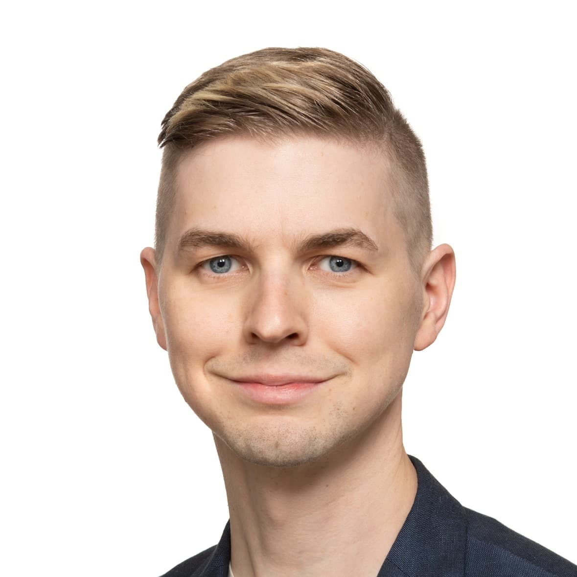 Eero Lääperi Medicine licentiat — Pihlajalinna