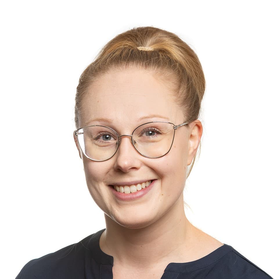 Anna-Leena Holttinen — Pihlajalinna