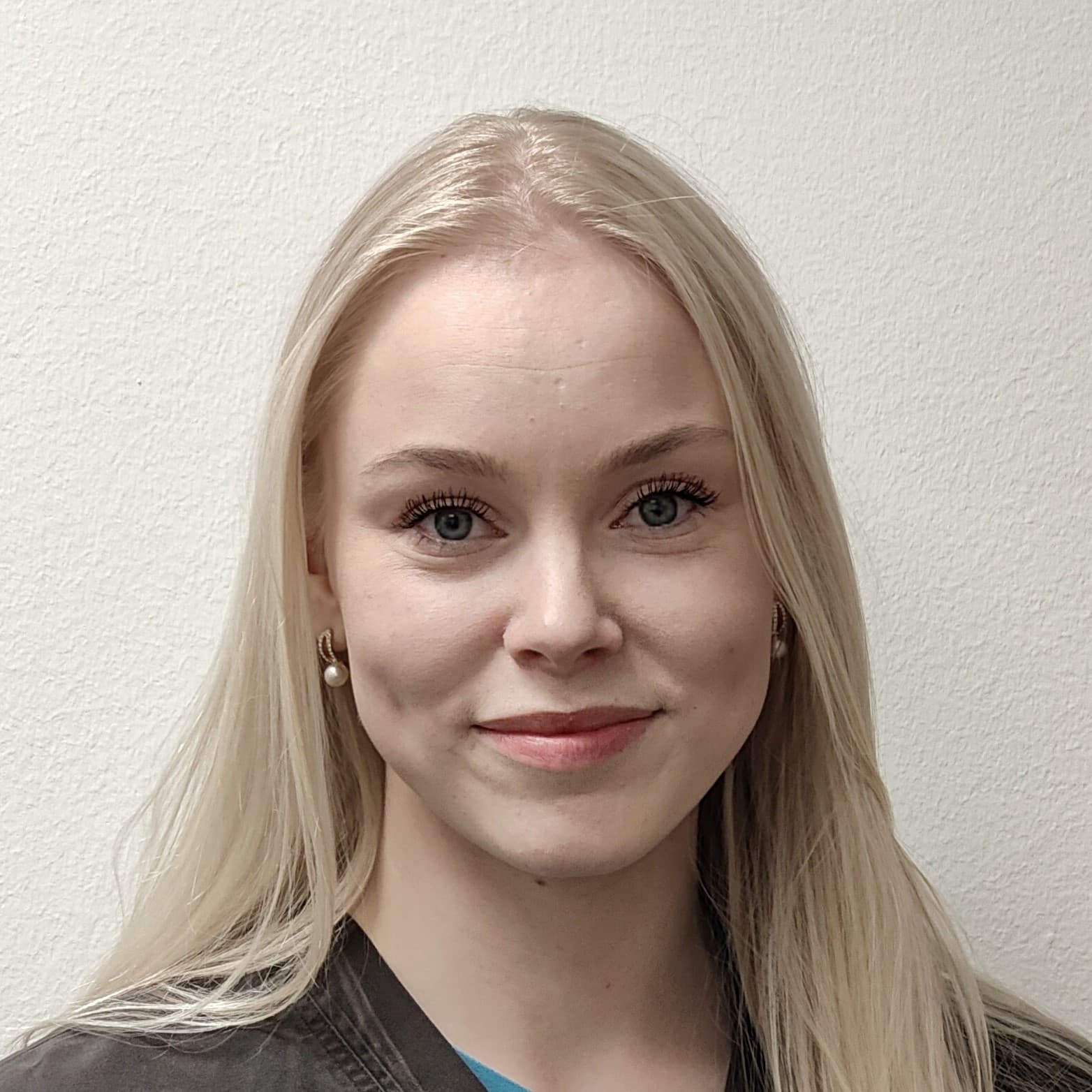 Meri Niemelä — Pihlajalinna