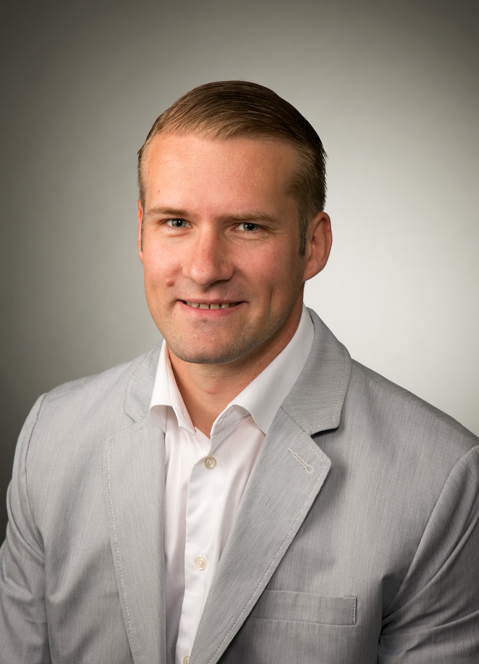 Tatu Mäkinen Docent, Medicine doktor — Pihlajalinna