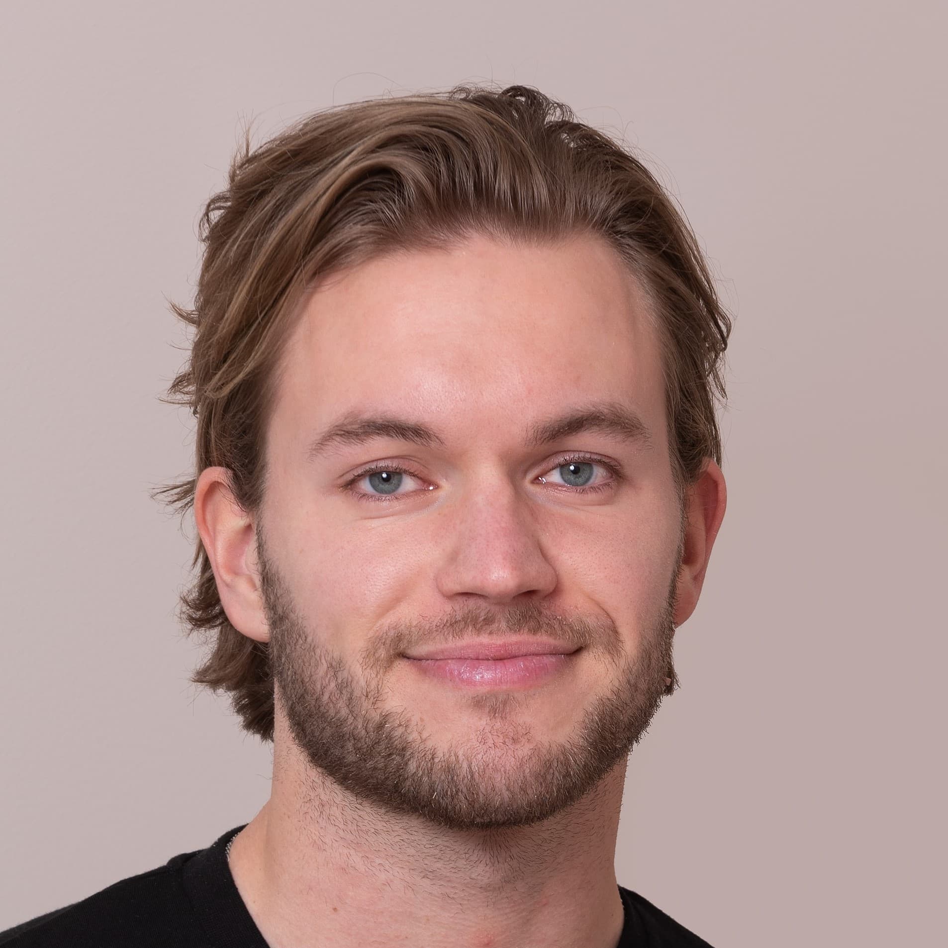 Juho Jyrkkä — Pihlajalinna