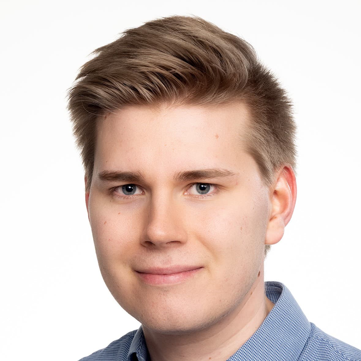 Erno Tiainen — Pihlajalinna