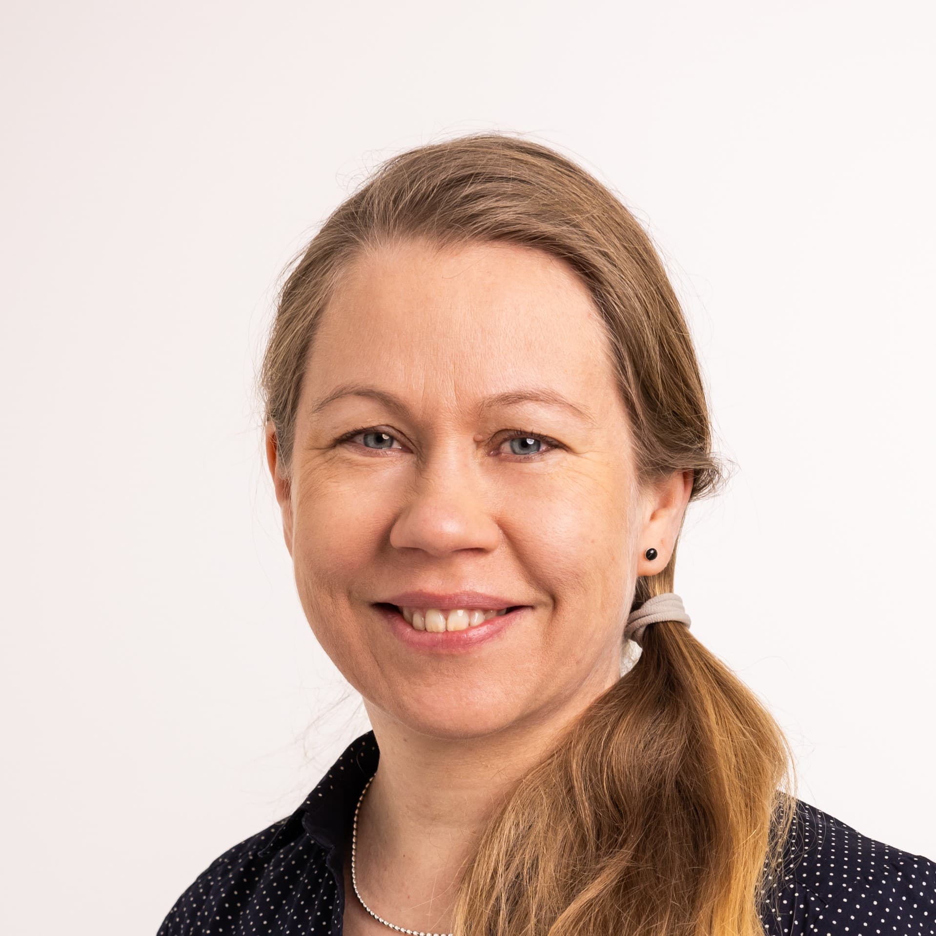 Maija Kärkkäinen — Pihlajalinna