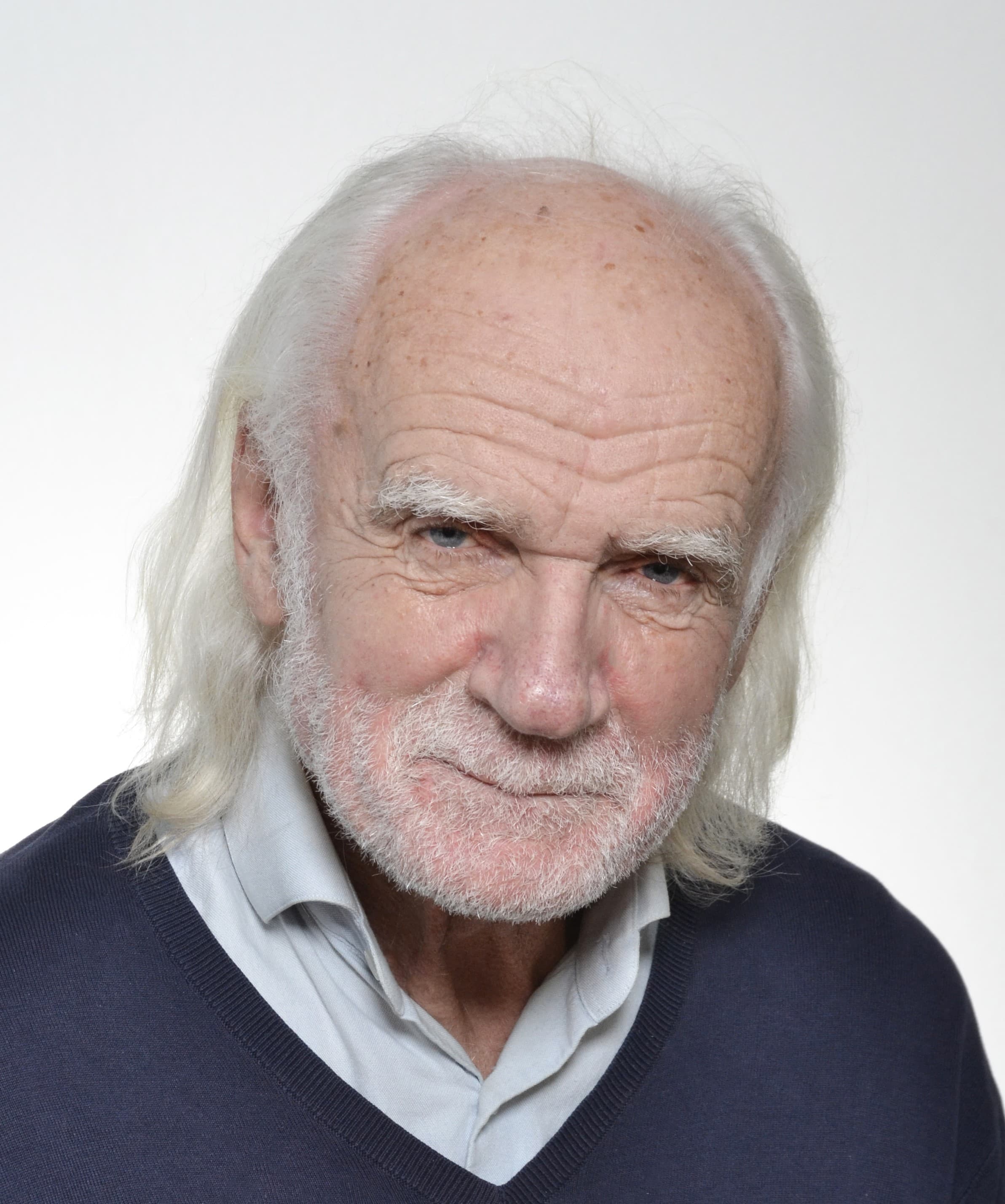 Juha Pohjola Medicine licentiat — Pihlajalinna