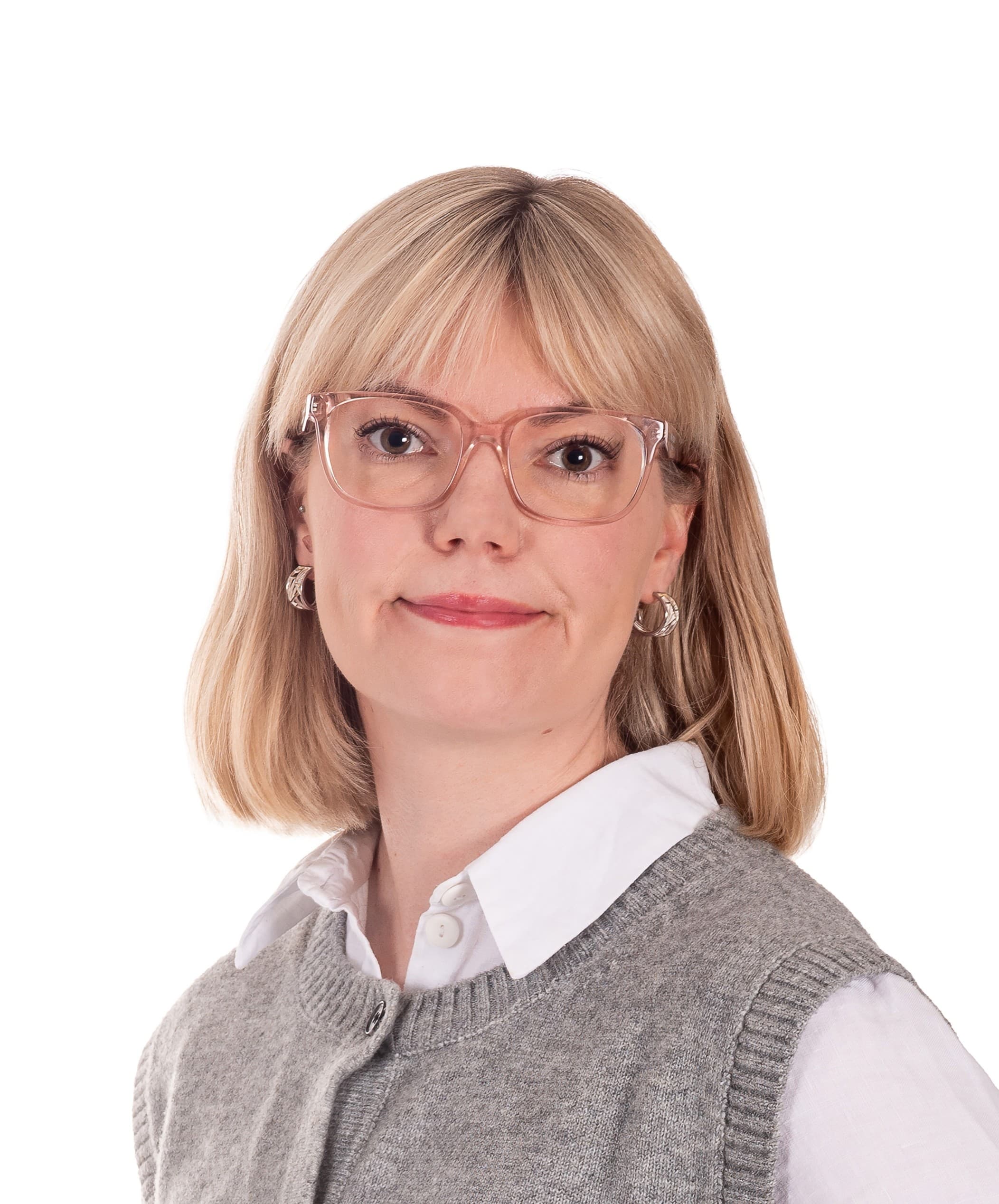 Piritta Holopainen, Lääketieteen tohtori — Pihlajalinna