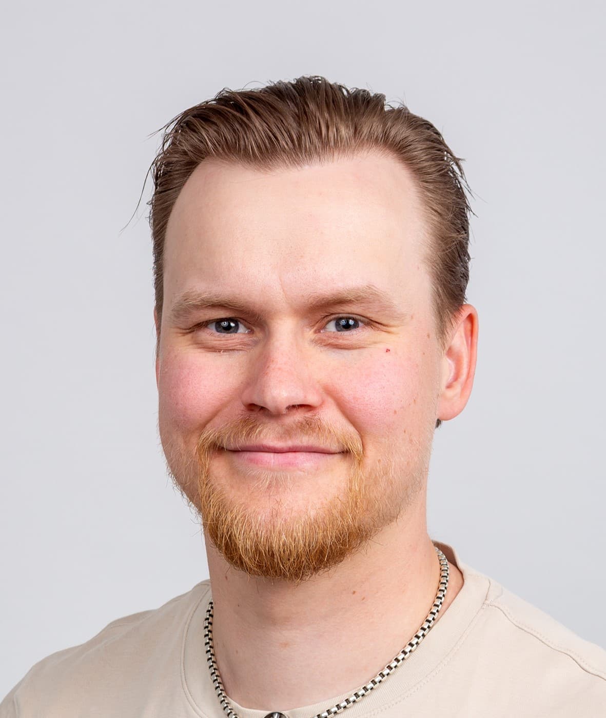 Joona Joensuu Medicine licentiat — Pihlajalinna