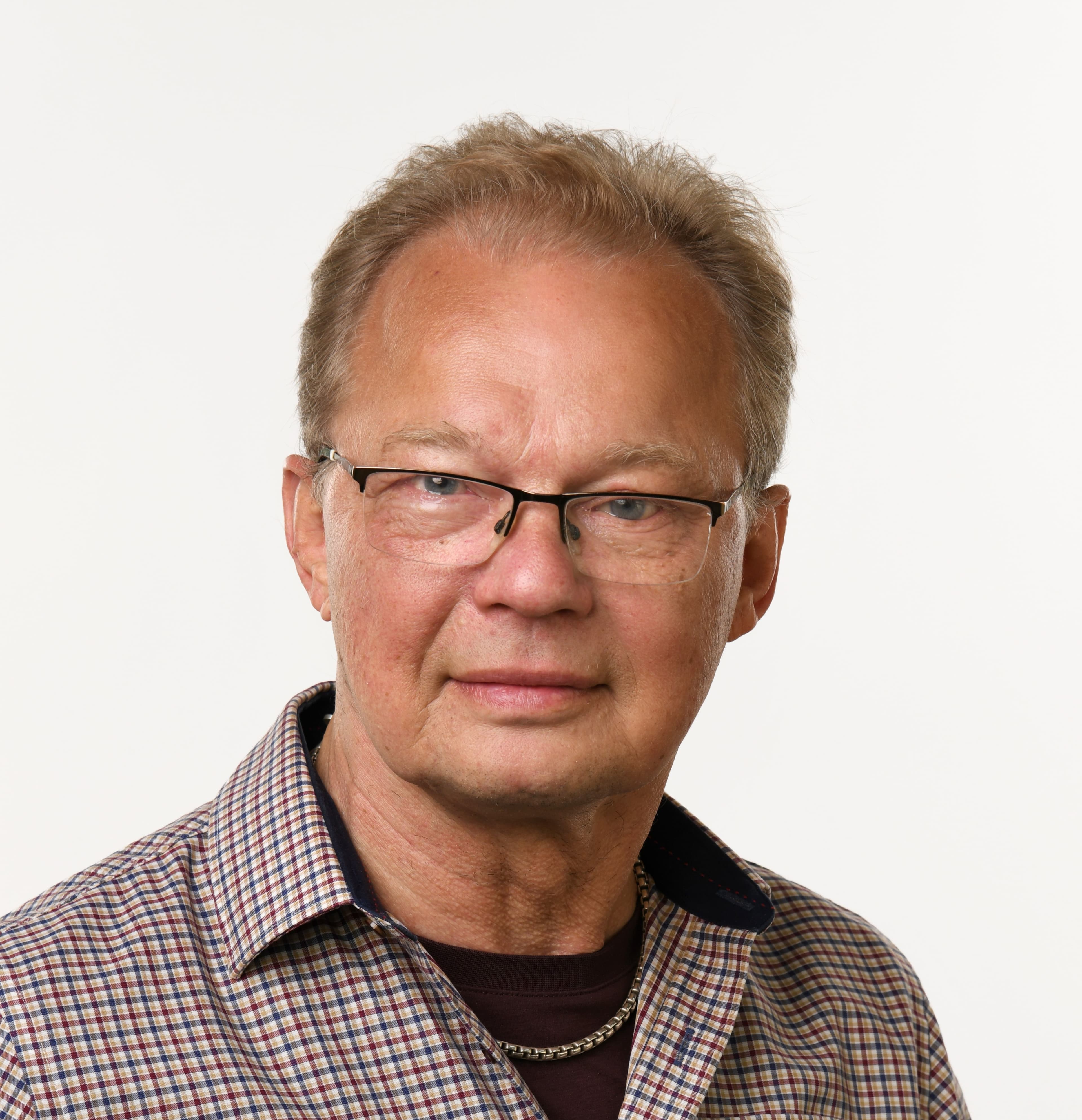 Aki Kallio — Pihlajalinna